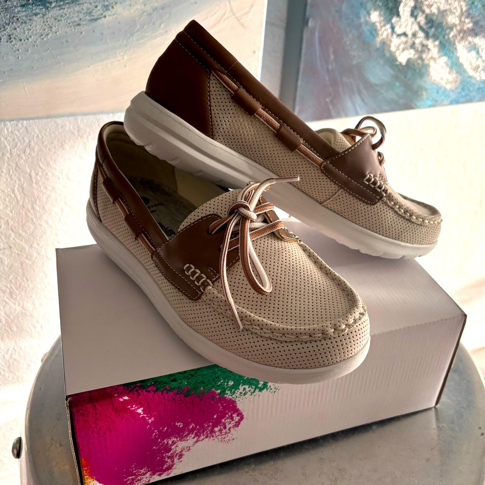 Clarks Mocs Size 8 Women